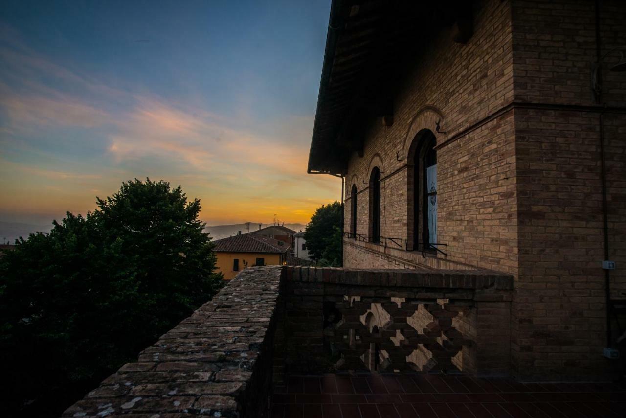 Appartamenti Villa Mascagni Volterra Exterior foto